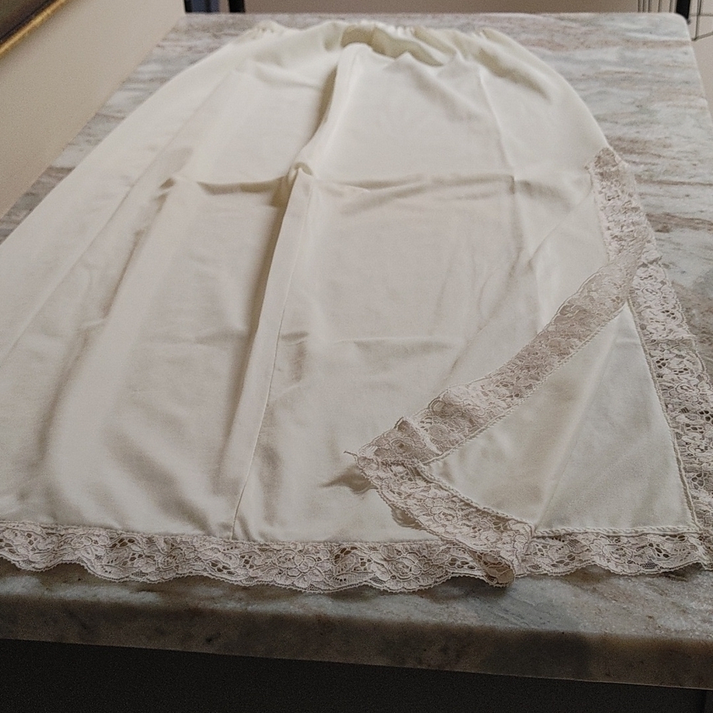 Vintage Long Straight Half Slip with Slit - Picture 5 of 7